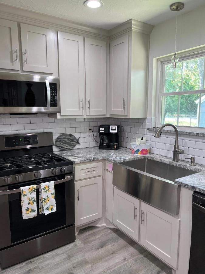 Kingwood Cottage - 10 Mins From Iah - Lake Front Humble Exteriör bild