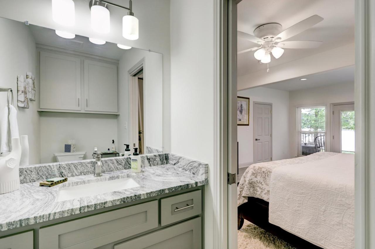 Kingwood Cottage - 10 Mins From Iah - Lake Front Humble Exteriör bild