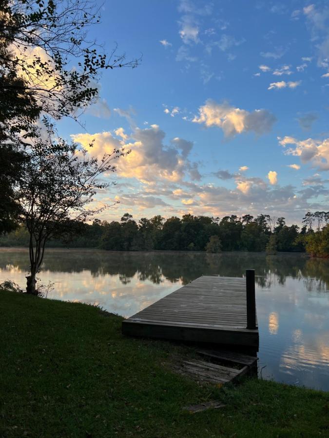 Kingwood Cottage - 10 Mins From Iah - Lake Front Humble Exteriör bild